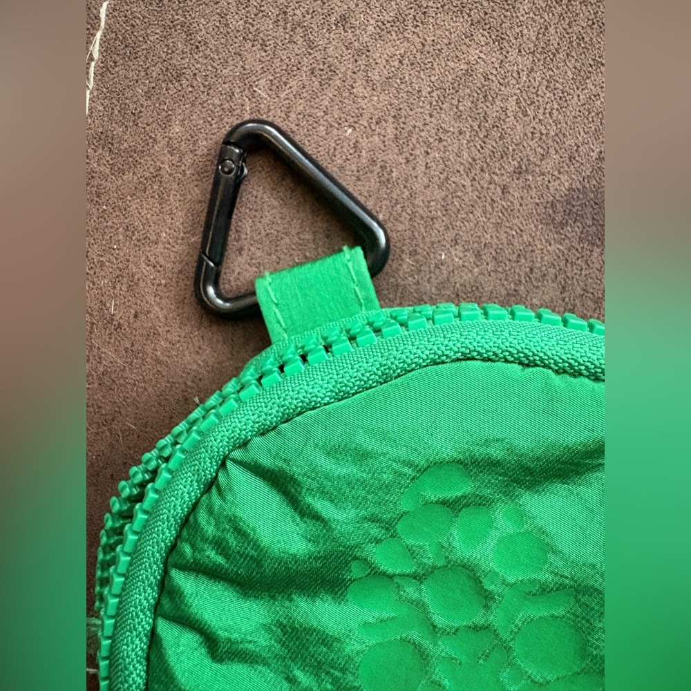 FP Movement Essentials Only Pouch - Picture 8 of 9